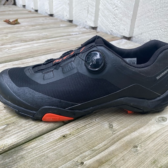 Shimano Clipless Cycling Shoes - Picture 1 of 4